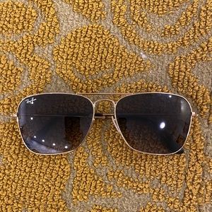 Rayban Caravan aviator gold sunglasses
